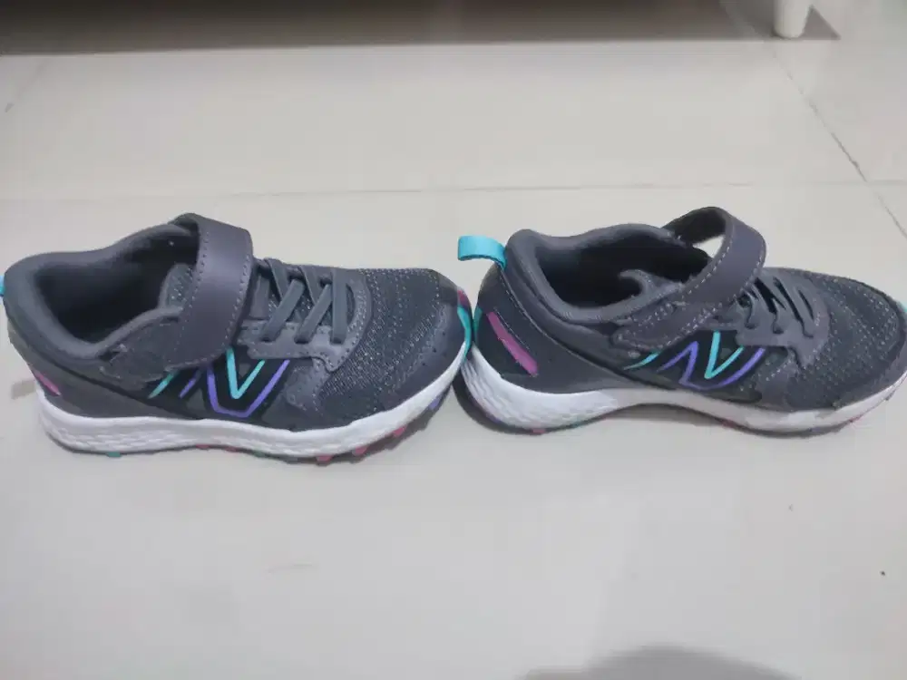 Sepatu Anak New Balance