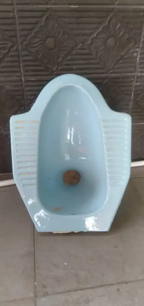 Laku brp perlengkapan kamar mandi bisa di pasang,dan gunakan langsung