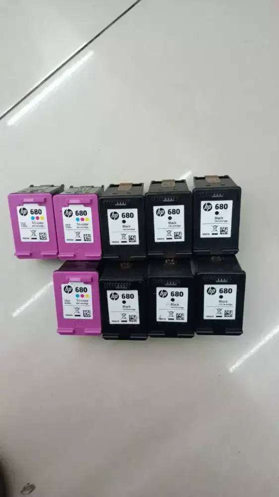 Menerima dan menempung tinta Cartridge baru atau bekas