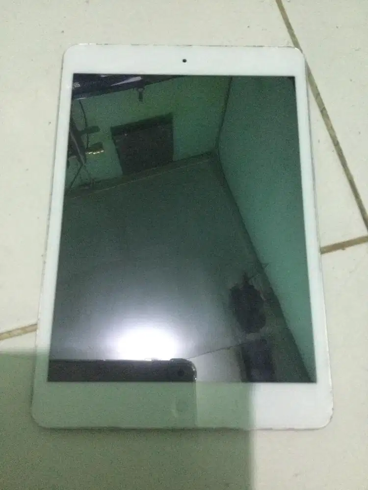 Juak cepat iPad mini 2 silver 32gb ios 12.5.8 wifi & cell all Op 4G.
