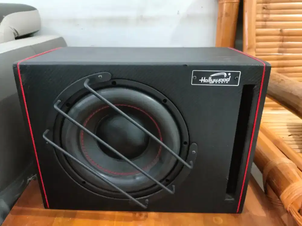 Speaker aktif bass mobil merek Hollywood...puas.mntap Bru 3 bln