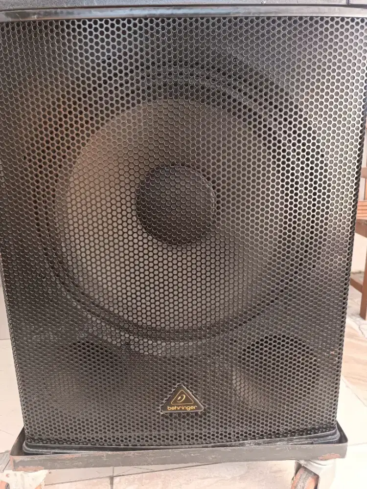 2 Subwoofer Aktif Behringer 18Inch Original