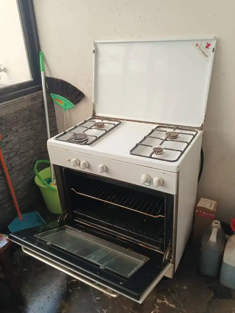Standing Cooker Teknogas 4 Tungku + Oven – Jual Apa Adanya