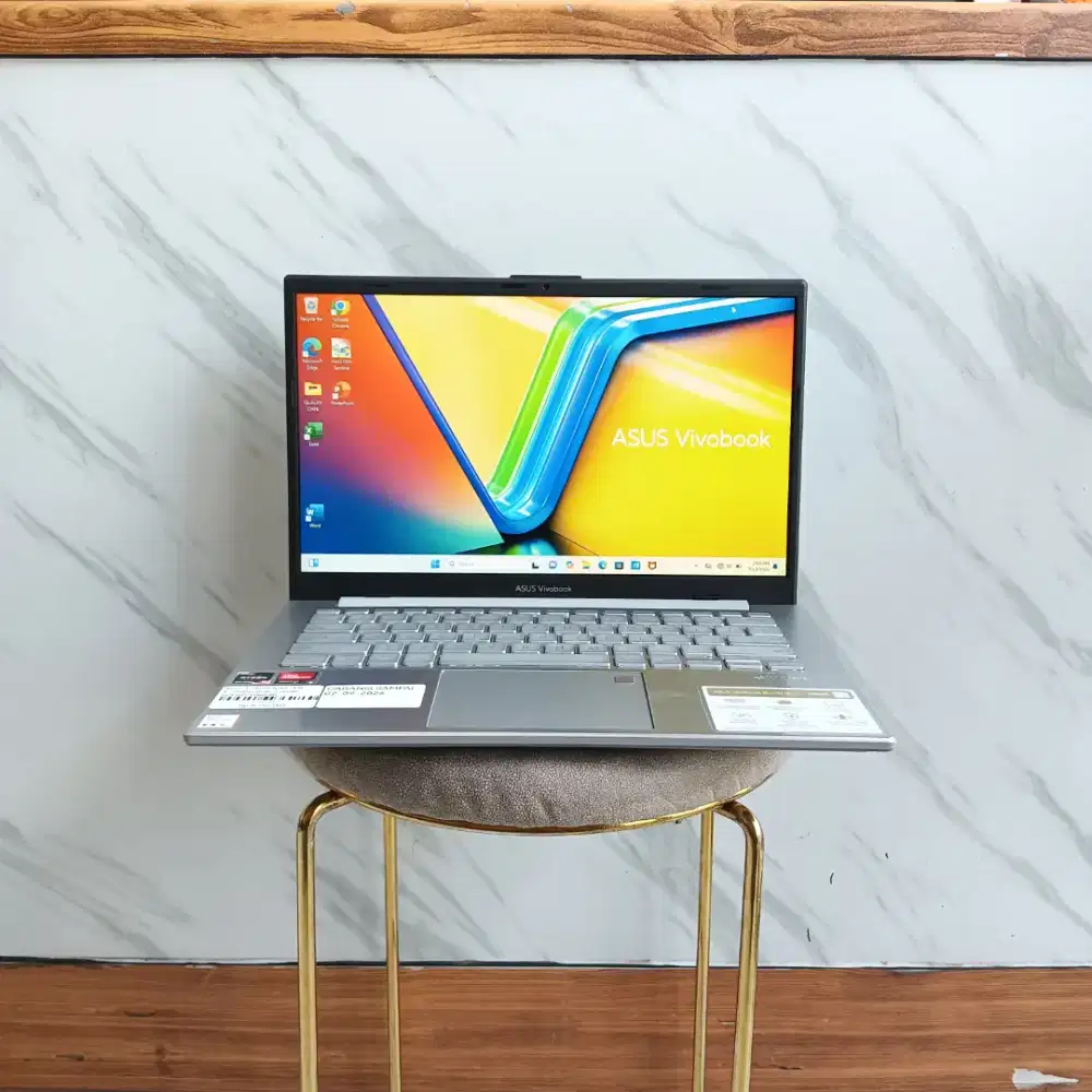 ASUS VIVOBOOK GO 14 E1404FA RYZEN 7-7520U LIKE NEW