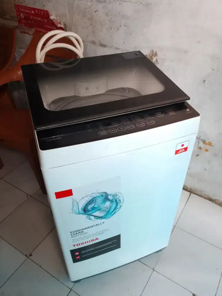 Jual mesin cuci 1tabung merk Toshiba ukuran 8kg masih hidup muluss