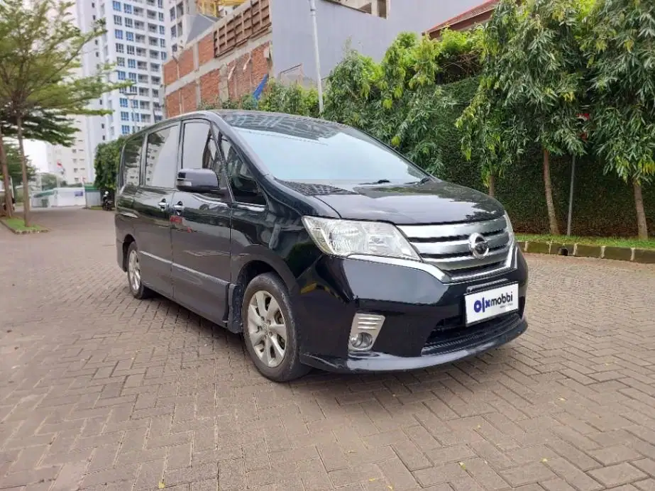DP MURAH Nissan Serena 2.0 Highway Star Bensin-AT 2013  C1NSB