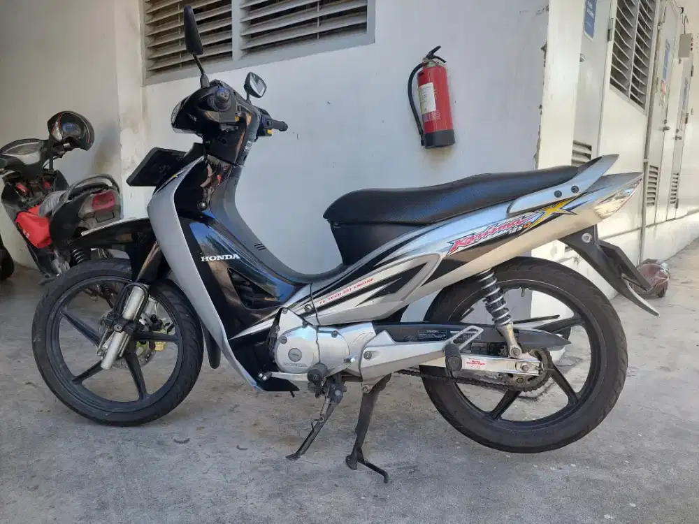 JUAL MOTOR KHARISMA X 2005