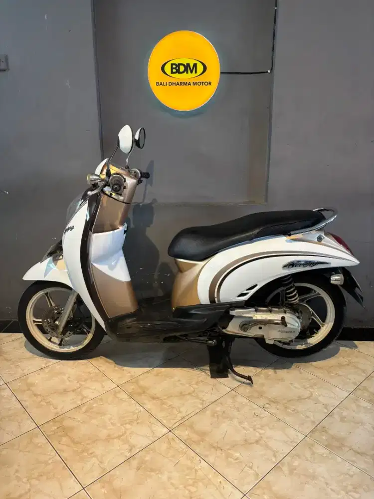Hond Scoopy 2011 cash Bali dharma motor