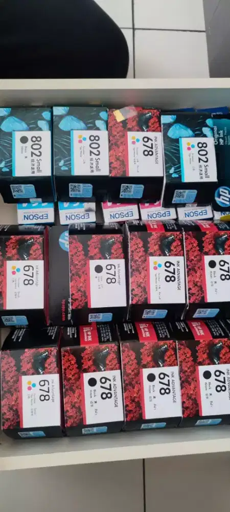 Menerima dan menampung tinta Cartridge baru dan bekas