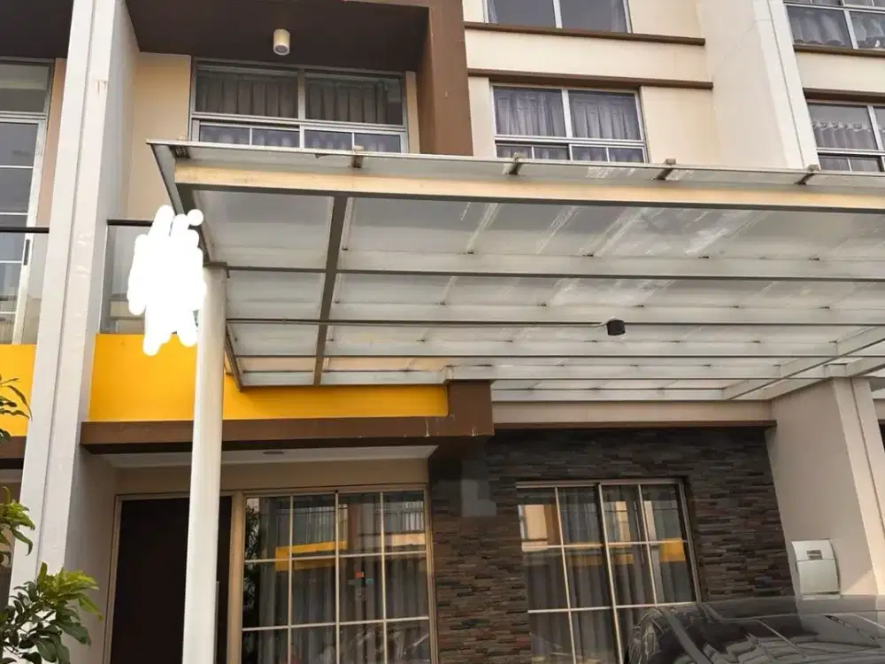 Jual rumah 3lantai murah PIK2 lokasi strategis surat shm uk 6x10