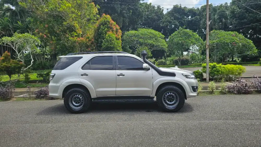 Dijual fortuner diesel pajero