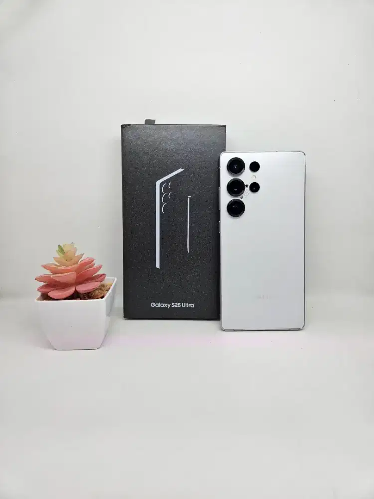 Samsung S25 ultra 12/512 GB (White silver)Fullset Like new istimewa