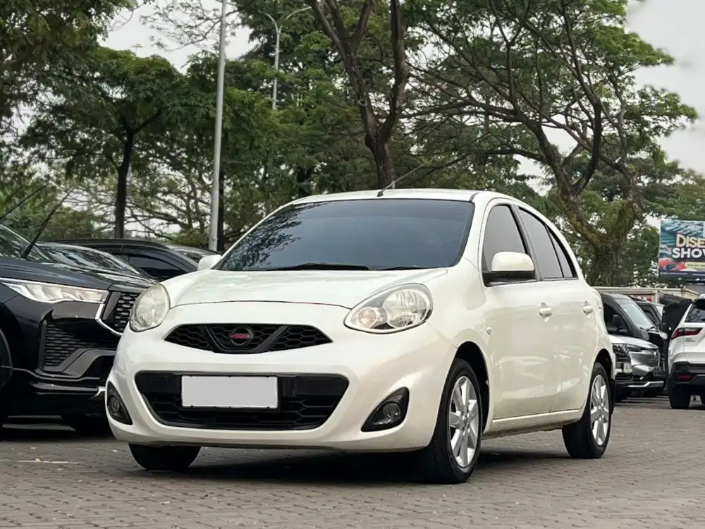 NISSAN MARCH 1.2 XS AT MATIC 2015 PUTIH, KM 95RB