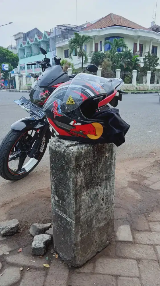 Helm njs zx 1 merah doof