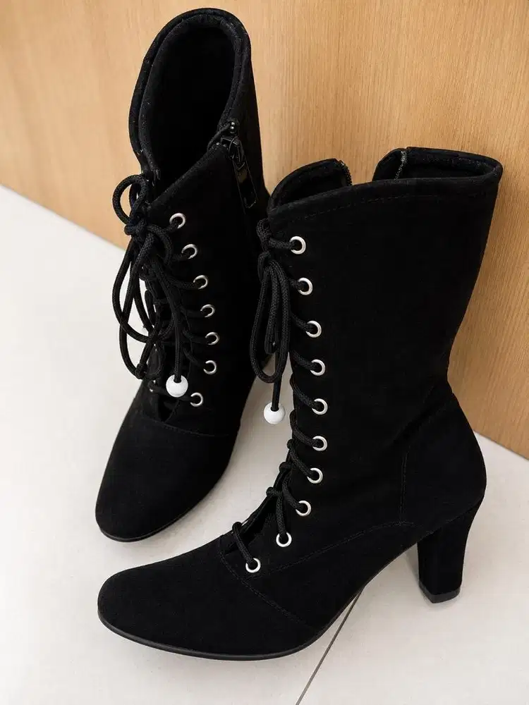 Sepatu Boot Midi bahan Suede