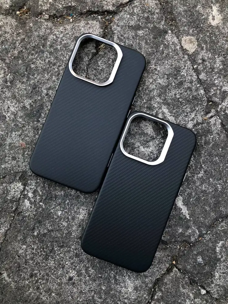 Magnetic Carbon Fiber Hardcase iPhone 15 Pro