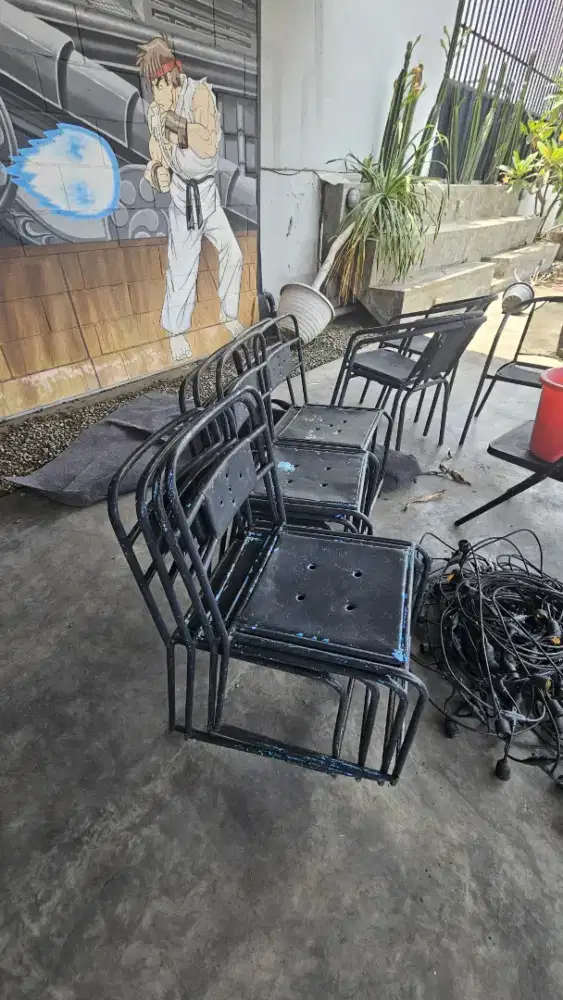 Kursi besi ex cafe