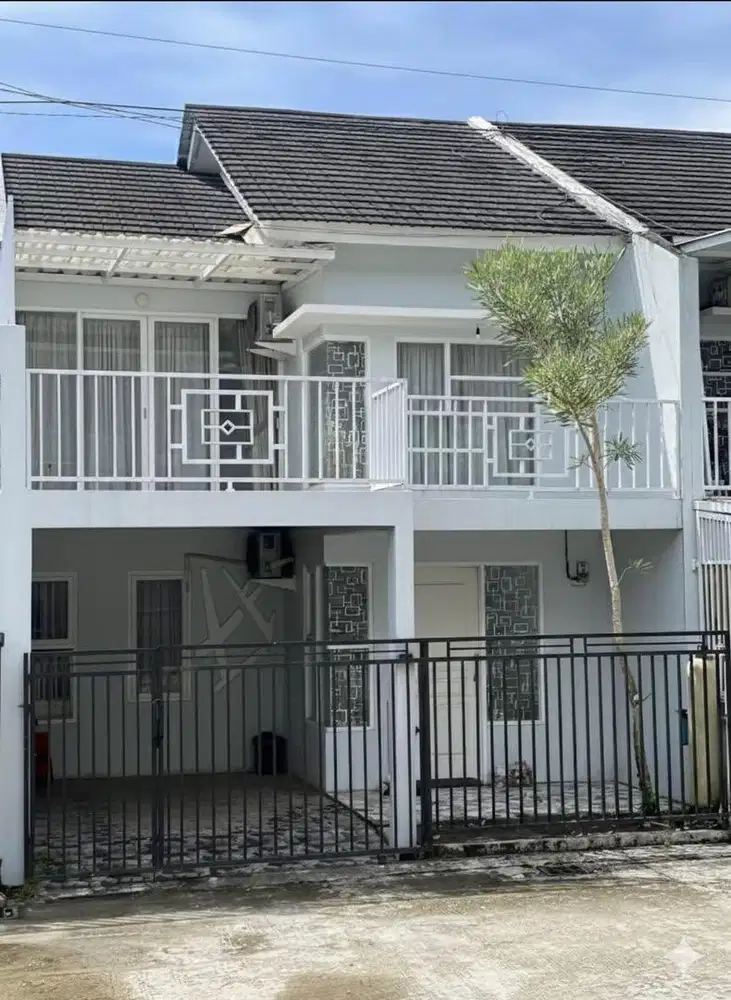 DI JUAL RUMAH 2 LANTAI FULL FURNISH SIAP HUNI