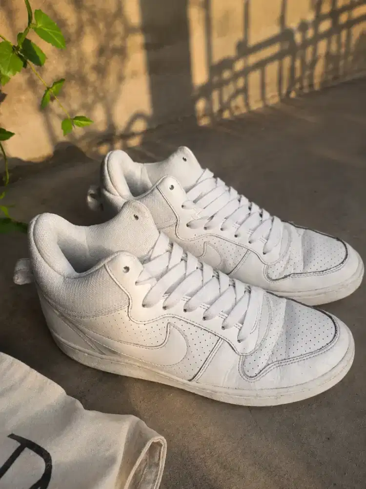 Sepatu Second (Nike Court BOROUGH MID 'White')