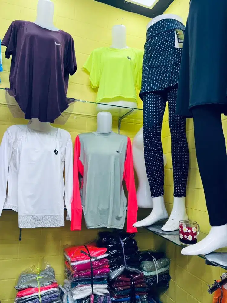 10 Manekin badan wanita plastik dan 5 kaki