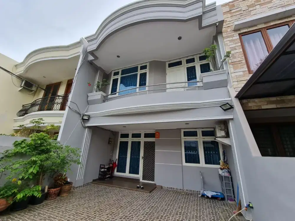 RUMAH 2LT SIAP HUNI DI PELEPAH ELOK KELAPA GADING JAKARTA UTARA