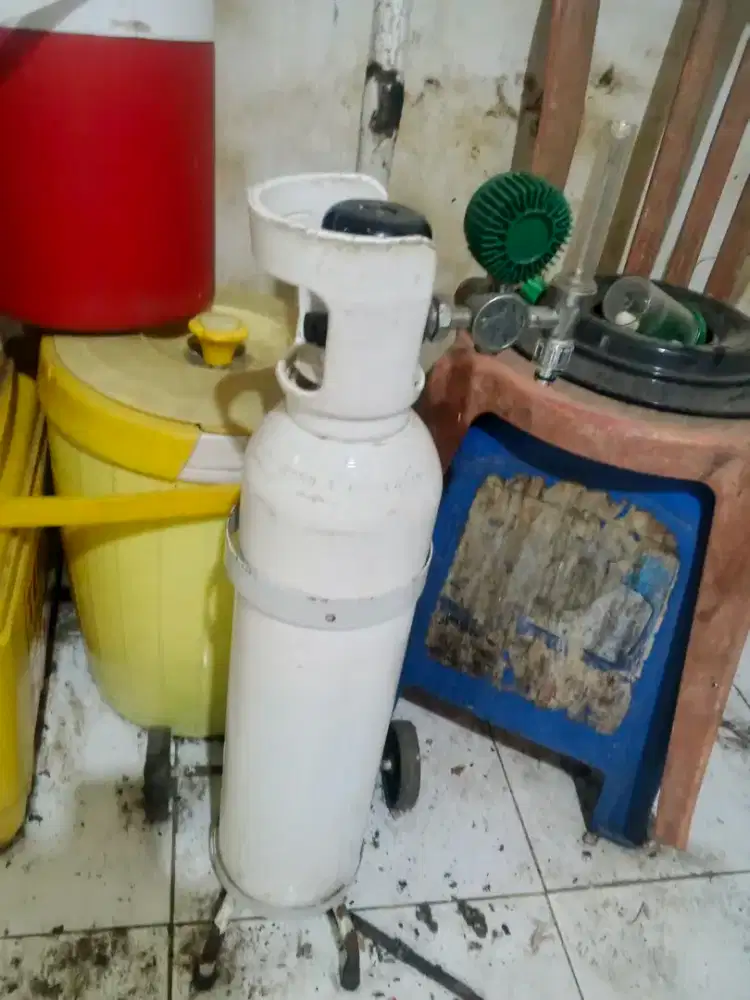 Tabung oksigen ada isinya