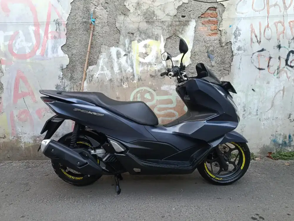 Honda PCX CBS tahun 2023