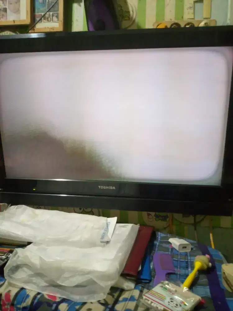 Tv Toshiba 32 inc lcd rusak (harga masih bisa nego)