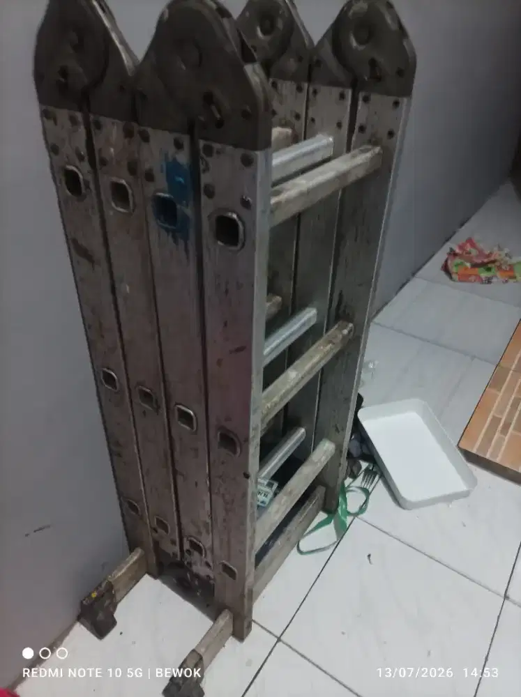 Tangga lipat 4 aluminium