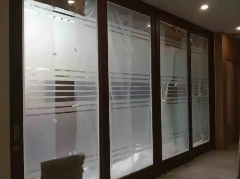 Pusat aneka sticker sandblast stiker oneway & kaca film rumah & kantor