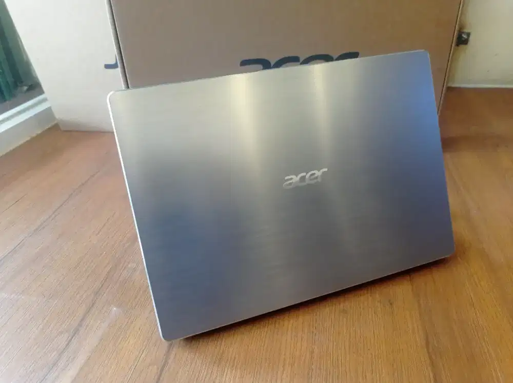 Laptop acer Swift 3 sf314-56 i5 gen 8 ram 4 hdd 1 tb istimewa joss