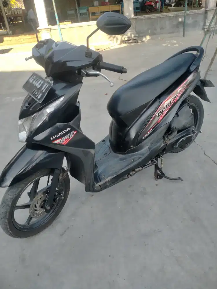 Beat injeksi 2014 irit mesin bagus ex cewek