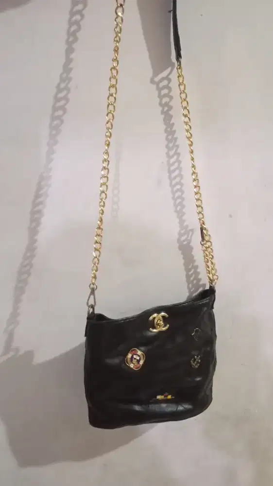 Sling wanita  hitam