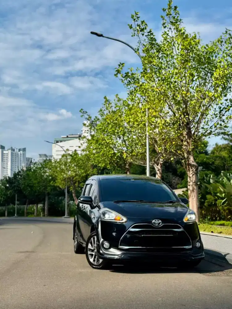 TOYOTA SIENTA Q AT 2018