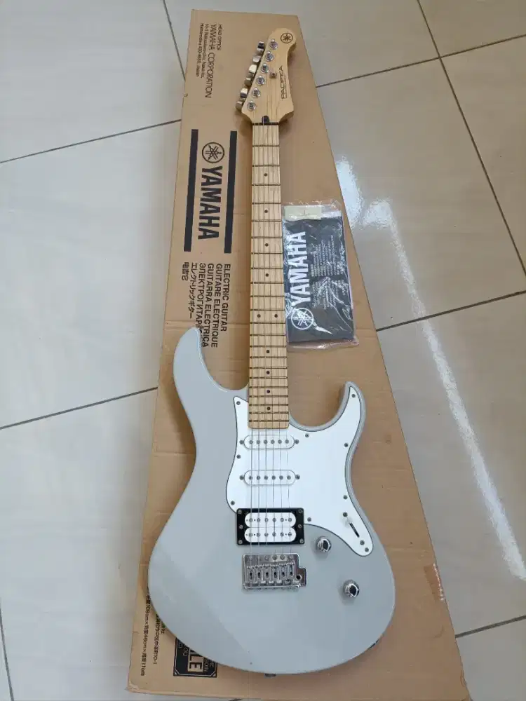 Yamaha Pacifica 112vm Grey