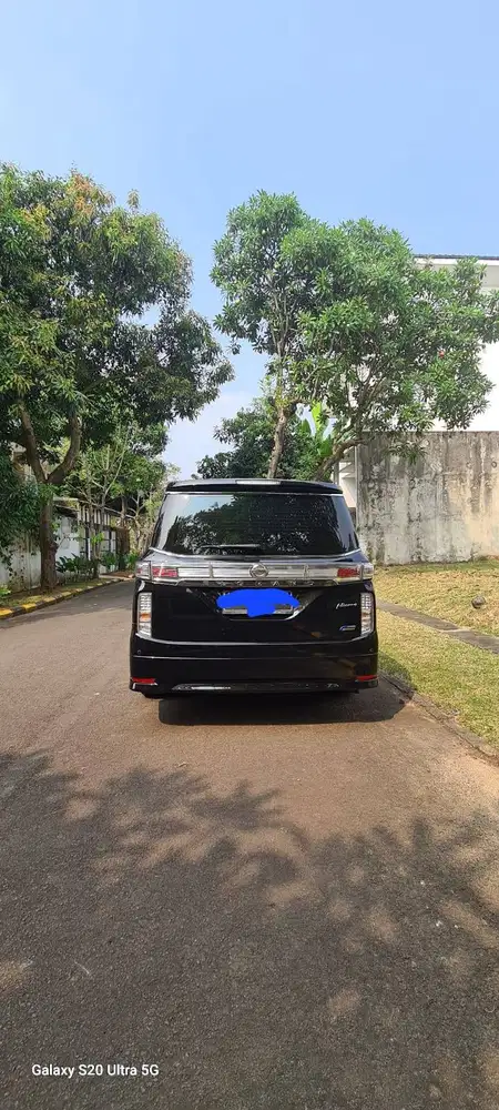 Nissan Elgrand 2.5 L 2014