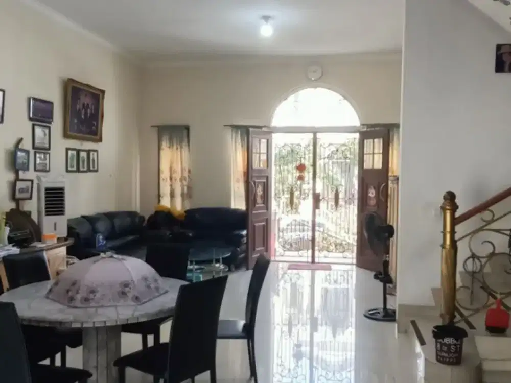 Rumah Mezanin 2,5 Lantai di Cluster Rome Pantai Indah Kapuk!