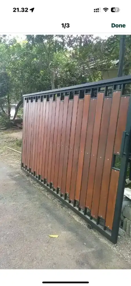 Gerbang kayu ulin