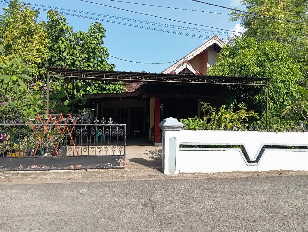 Dijual rumah Jl. Putri Candramidi Gg. Trijaya No. 7 Pontianak