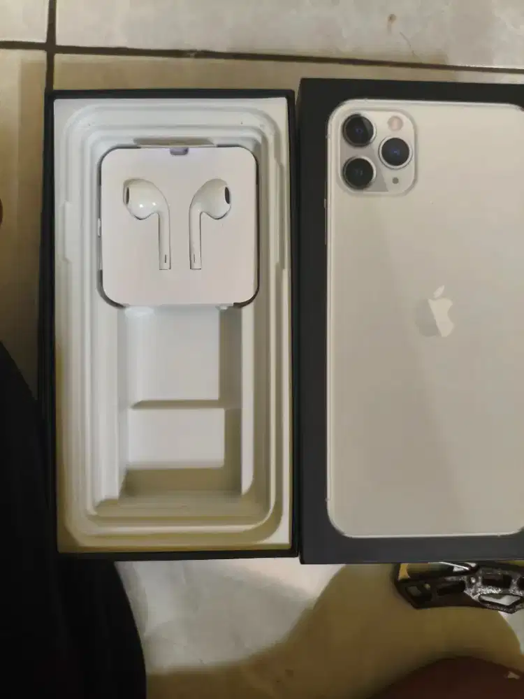 iPhone 11 promax 256 All operator mulus no minus segel fullset