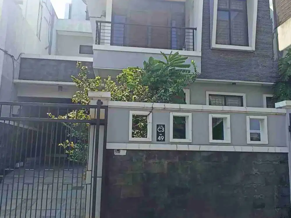 Dijual rumah bagus rapi siap huni