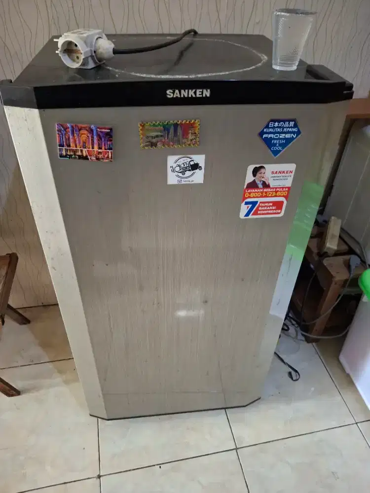 Kulkas bekas merk sanken