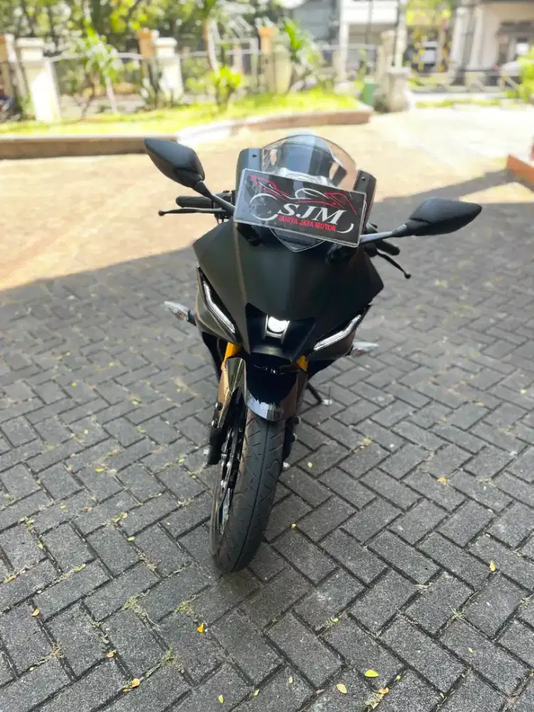 YAMAHA R15 V4 CONNECTED 2025 KM 1RB ASLI