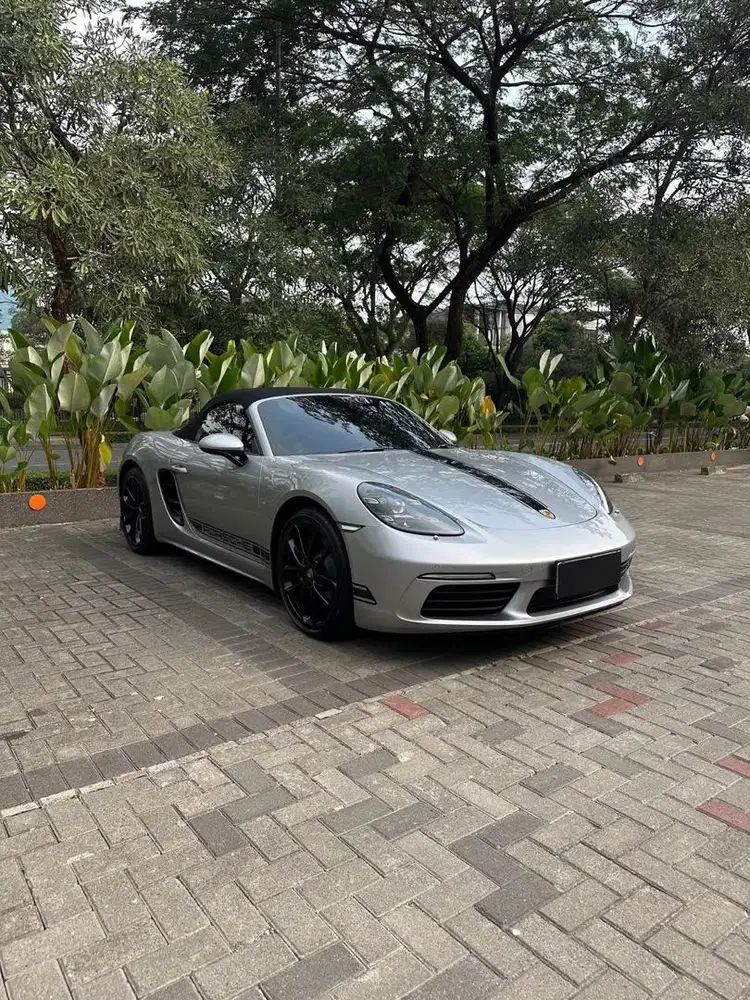 PORSCHE 718 BOXSTER 2025 ATPM – GREY ON BLACK