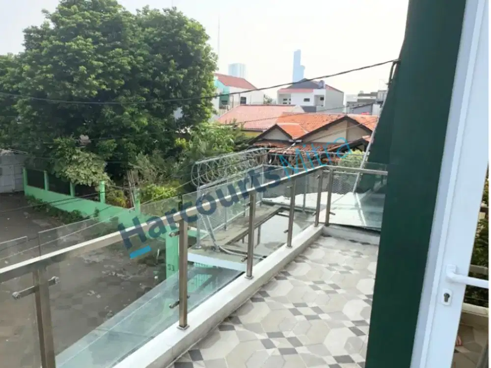 RUMAH FULL FURNISHED SIAP HUNI, LOKASI STRATEGIS, BEBAS BANJI, INCLUDE KOS KOSAN 6 KAMAR, BANGUNAN BARU  - AR