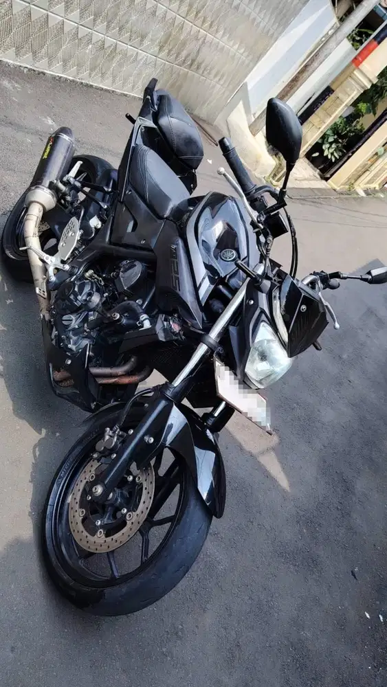 amaha MT25 2018 Hitam Mulus (Knalpot Akrapovic Original)