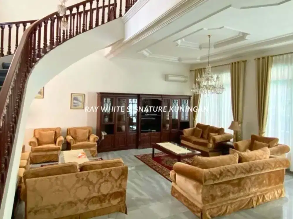 Rumah Full Furnished dilengkapi Kolam Renang, One Gate System, Siap Huni, di Mega Kuningan, Jakarta Selatan,