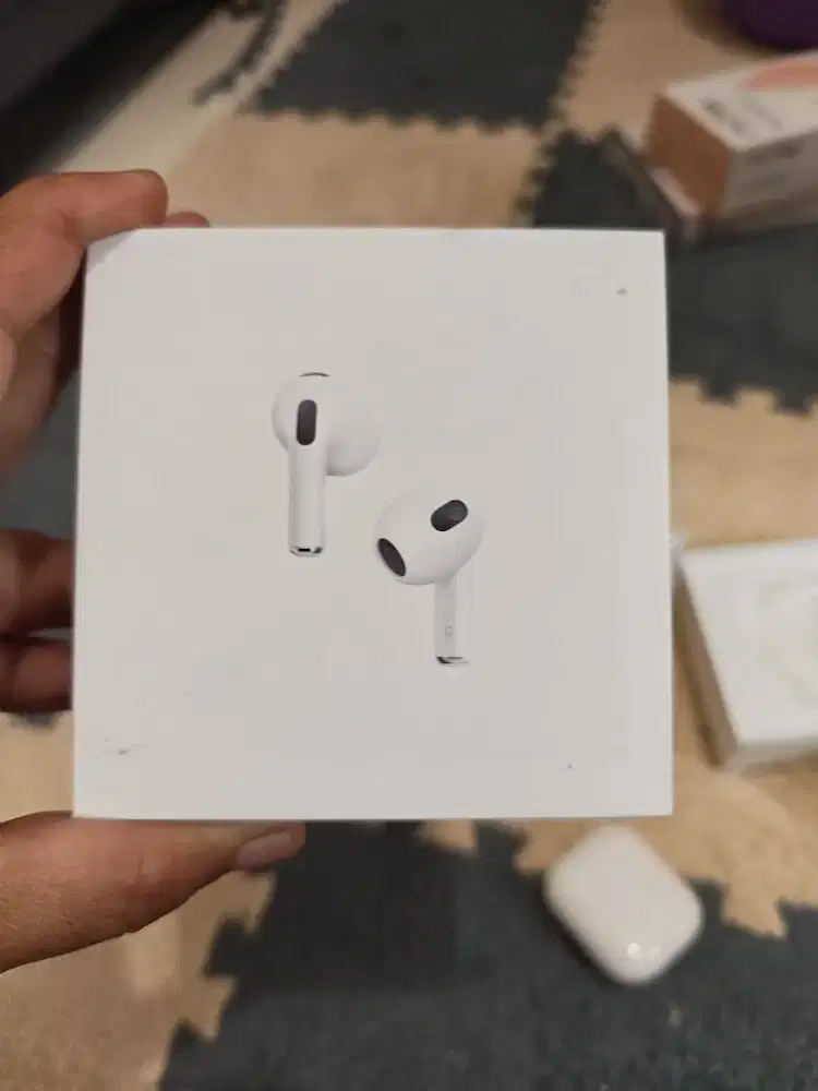 Apple Airpods 3rd generation with Lightning Charging Case Resmi