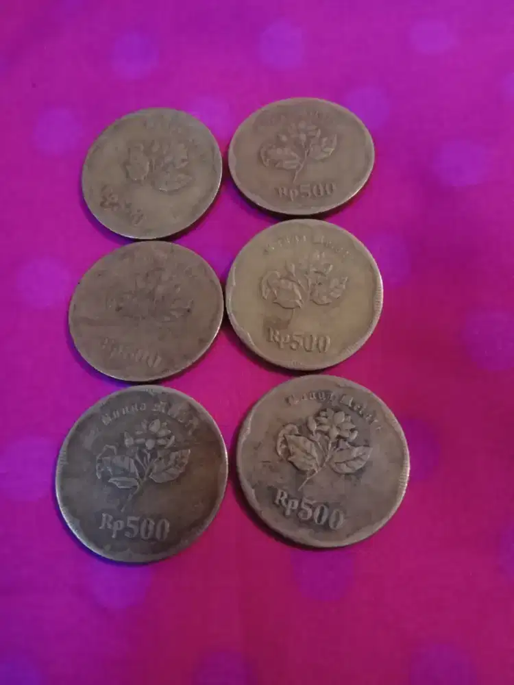 Uang koin Rp500, gambar bunga lada dan garuda