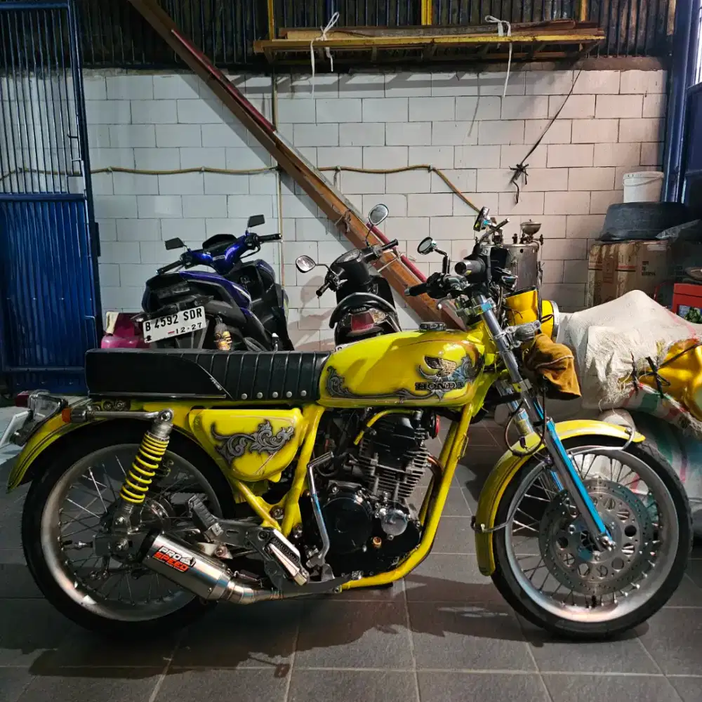 Yamaha Scorpio 2004 Custom CB 100